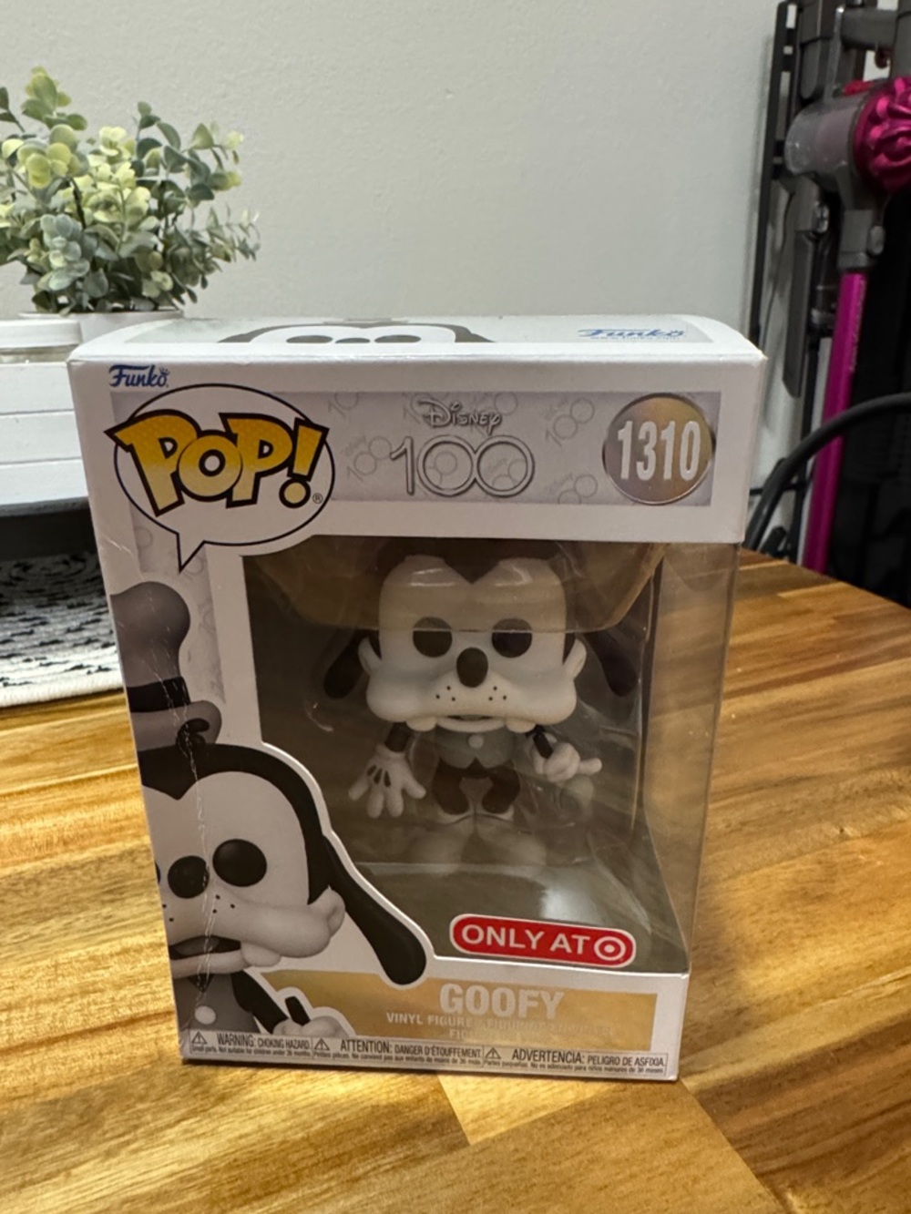 Funko Pop! Goofy Black & White Disney 100 Exclusive #1310